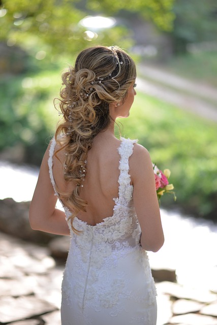 Hollywood glam bridal hair London glossy waves with natural movement 2026